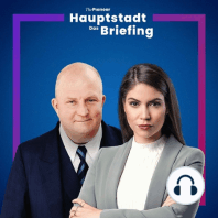 Podcast Warm-up mit Karina Mößbauer und Jörg Thadeusz