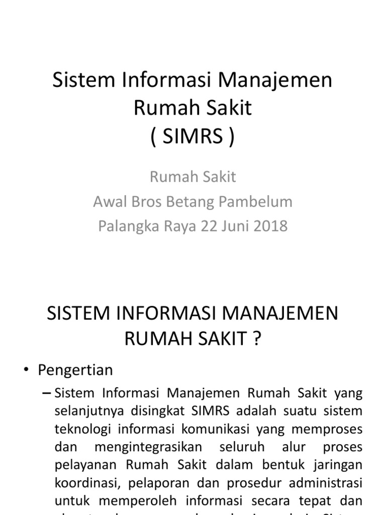 Staf rumah sakit mengoperasikan sistem digital untuk manajemen pasien