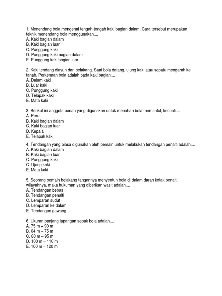 Menendang bola mengenai tengah tengah kaki