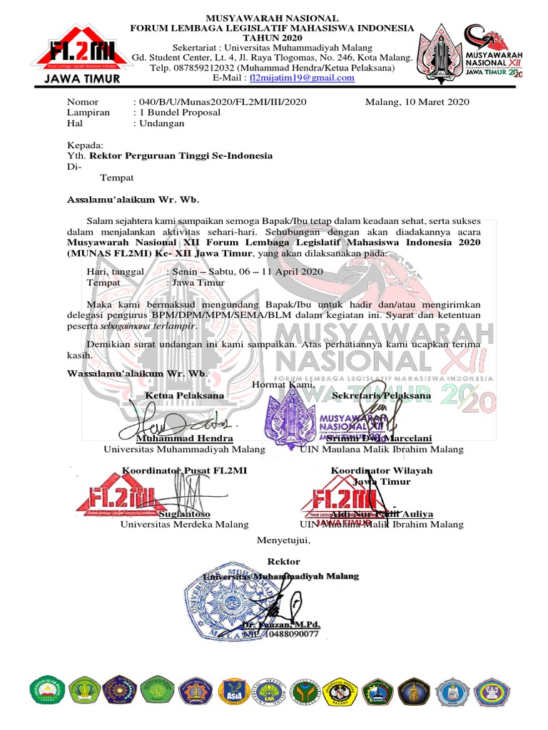 Qizlarning eshaklarini yalagan erkaklar (video)