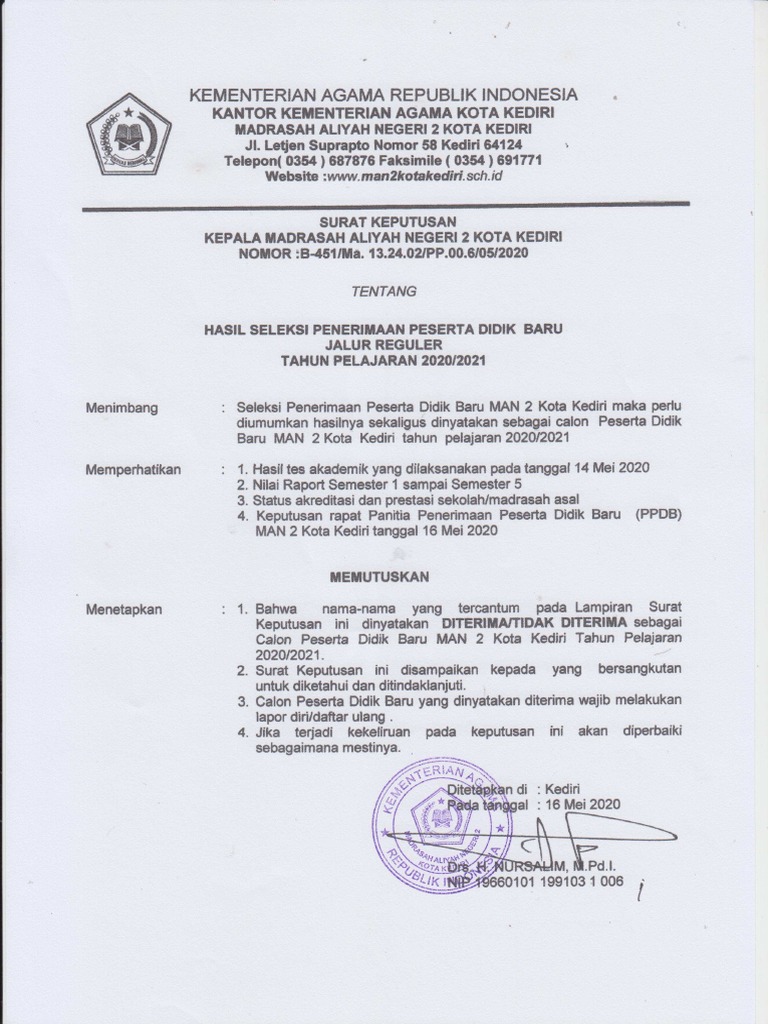 Ikki dicks bir vaqtning ozida bir mushukchaga kiradi