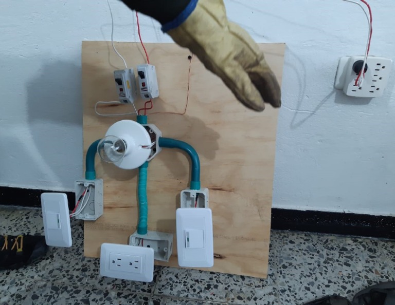 Bombilla Con Interruptor PDF