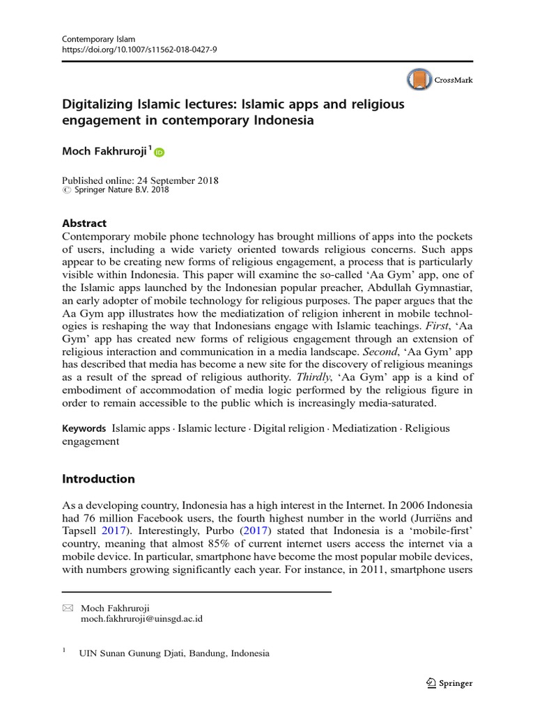 Academic researchers accessing Islamic economic journals on computers