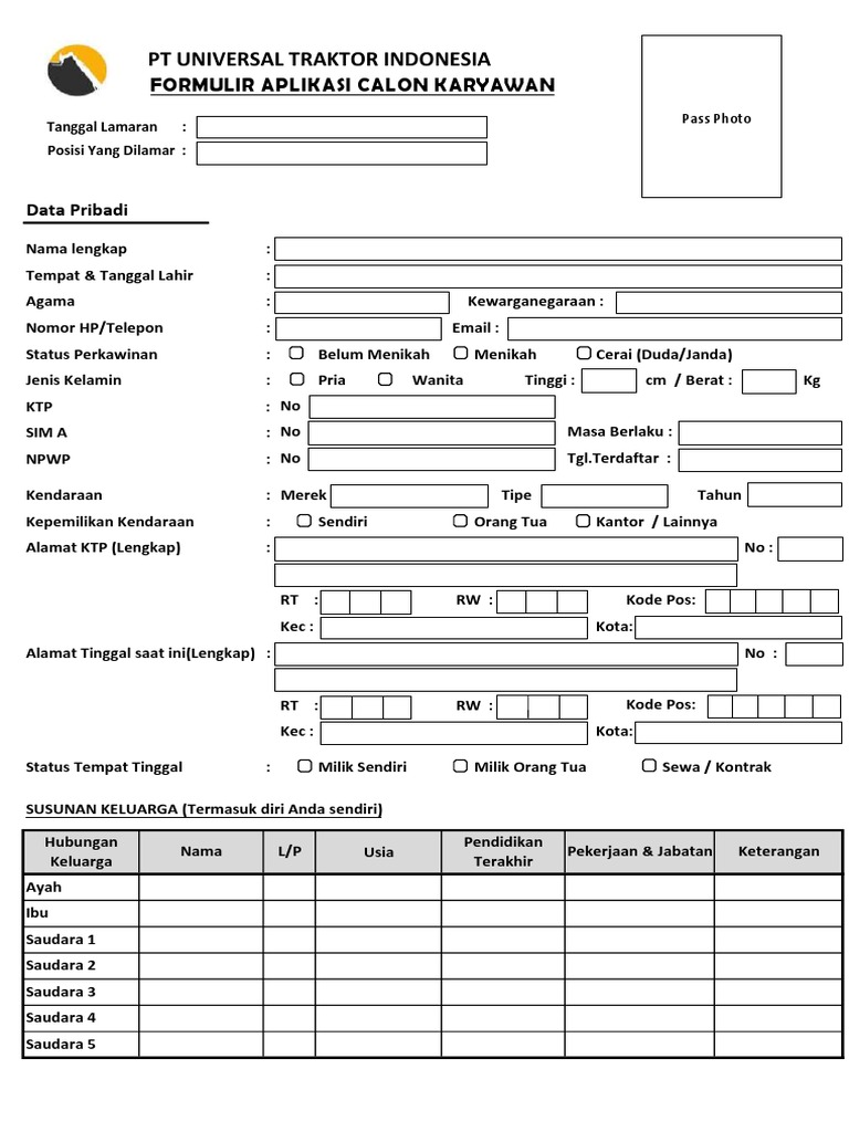 Calon pelamar kerja pertanian di Kediri mengisi form aplikasi