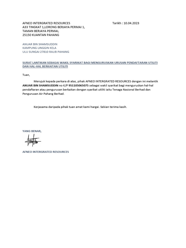 U yashirinib, uni sikdi