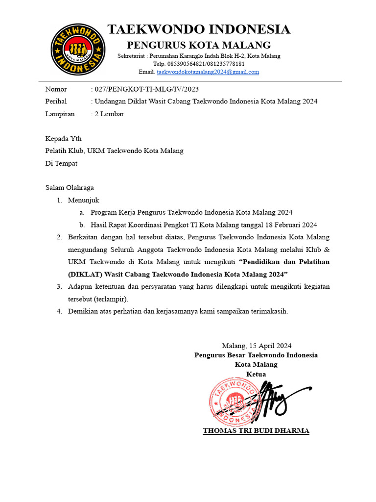 Xotin taytda suratga tushmoqda