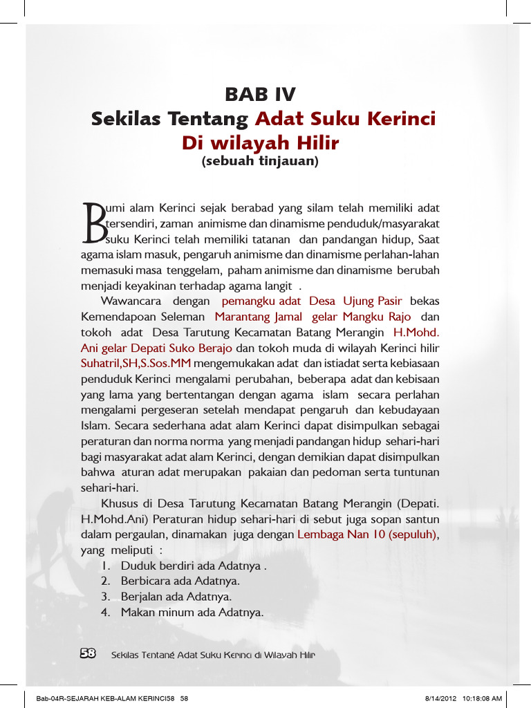 Masyarakat Kerinci menikmati Lemang Kantong Semar dalam acara adat