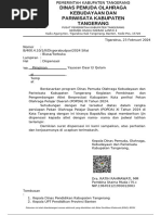 Bir ayol dostining yuziga otirdi.