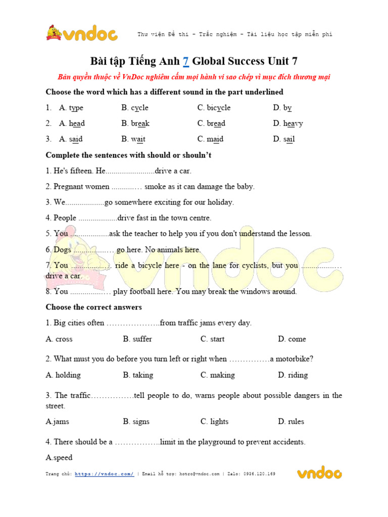 Bai Tap Tieng Anh 7 Global Success Unit 7 | PDF | Bus | Land Transport