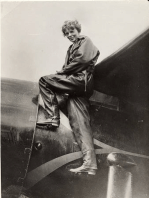Making History in the Air: An Interactive Biography of Charles Lindbergh and Amelia Earhart