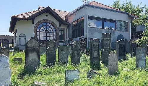 How A ‘Wonder Rabbi’ Is Stirring Up A Hungarian Village - The Christian ...