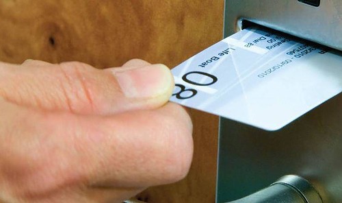 how-do-hotel-key-cards-work-techlife-everand