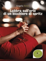 Labbra sull’orlo di un bicchiere di spritz