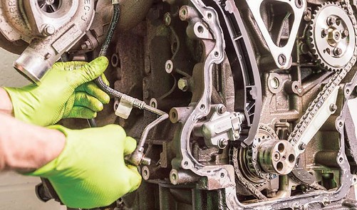 INSTALLING A NEW TDCi ENGINE - Land Rover Monthly | Everand