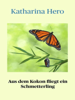 Aus dem Kokon fliegt ein Schmetterling