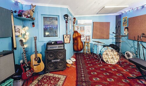 Captain B Studios, Reservoir, Melbourne - frankie Magazine | Everand