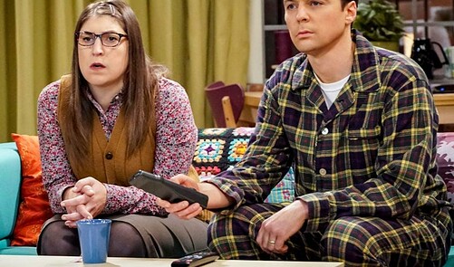 Big Bang Theory Stars Reunite In First Look At Young Sheldon Finale ...
